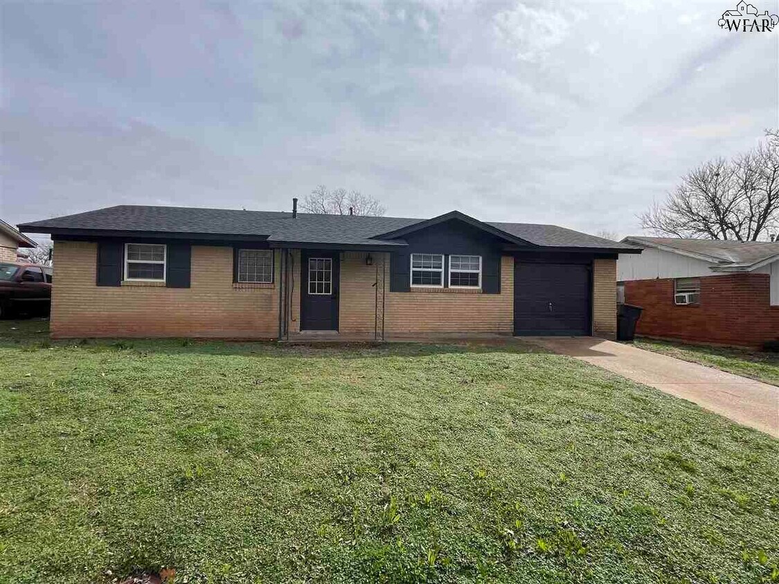 2703 Palmetto Dr