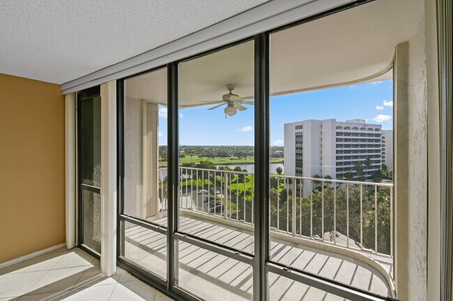 Foto del edificio - 336 Golfview Rd
