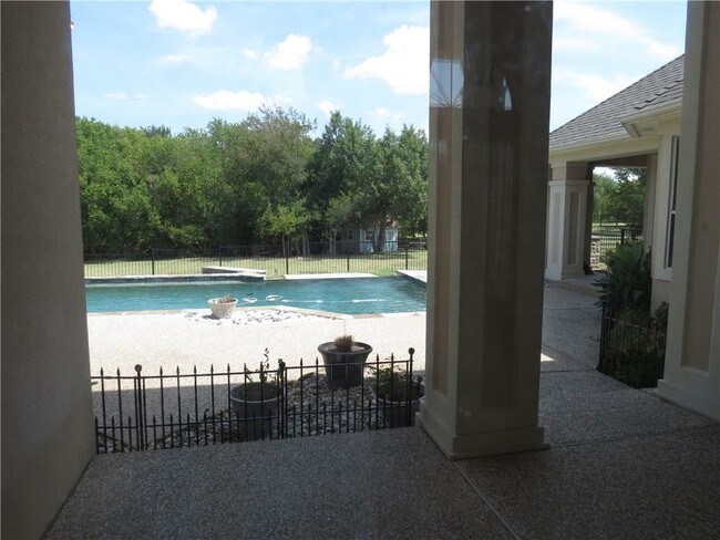 Foto del edificio - 12 Brookhollow Cir