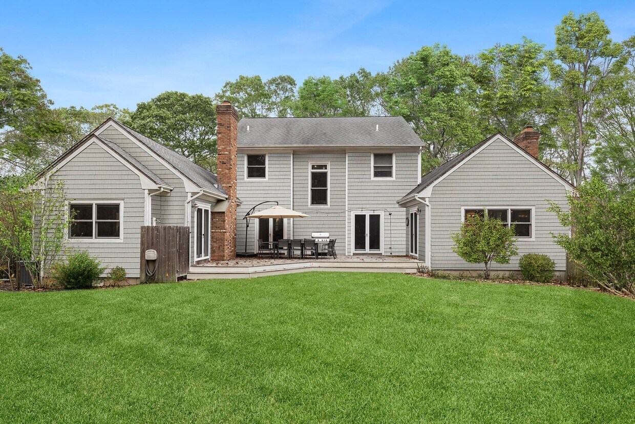 Primary Photo - 1389 Bridgehampton-Sag Harbor Turnpike