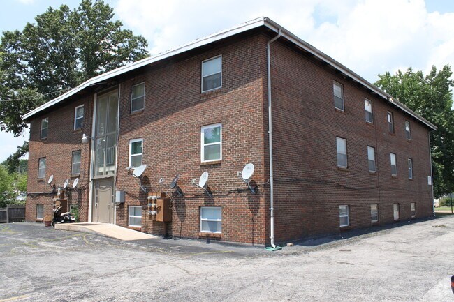 Building Photo - 7230 Southwest Ave