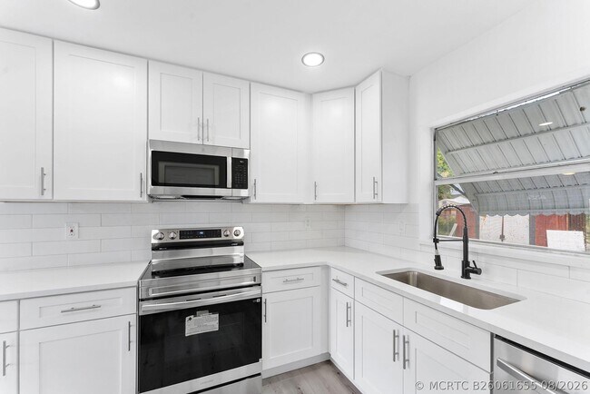 Foto del edificio - 316 NW 6th Ct