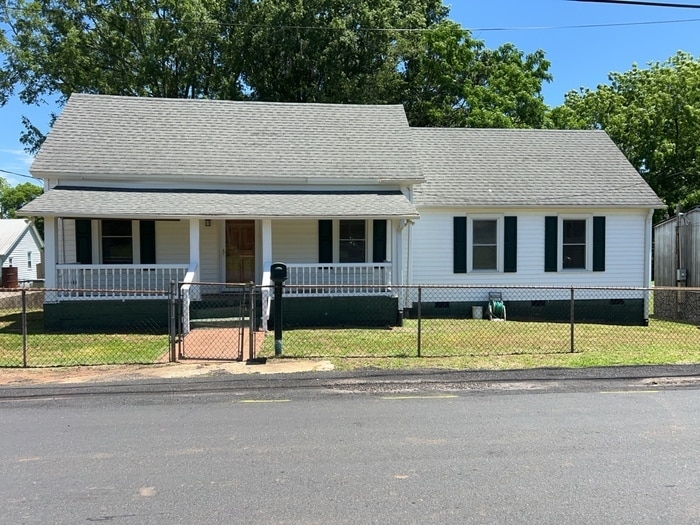 Primary Photo - 11 Finley St