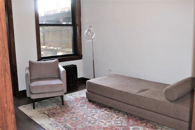 Foto del edificio - 3932 N Sheridan Rd