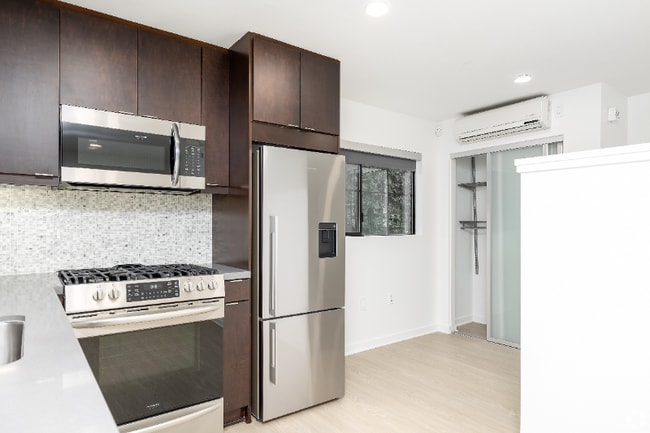 Photo - 1901 Overland Ave Apartment