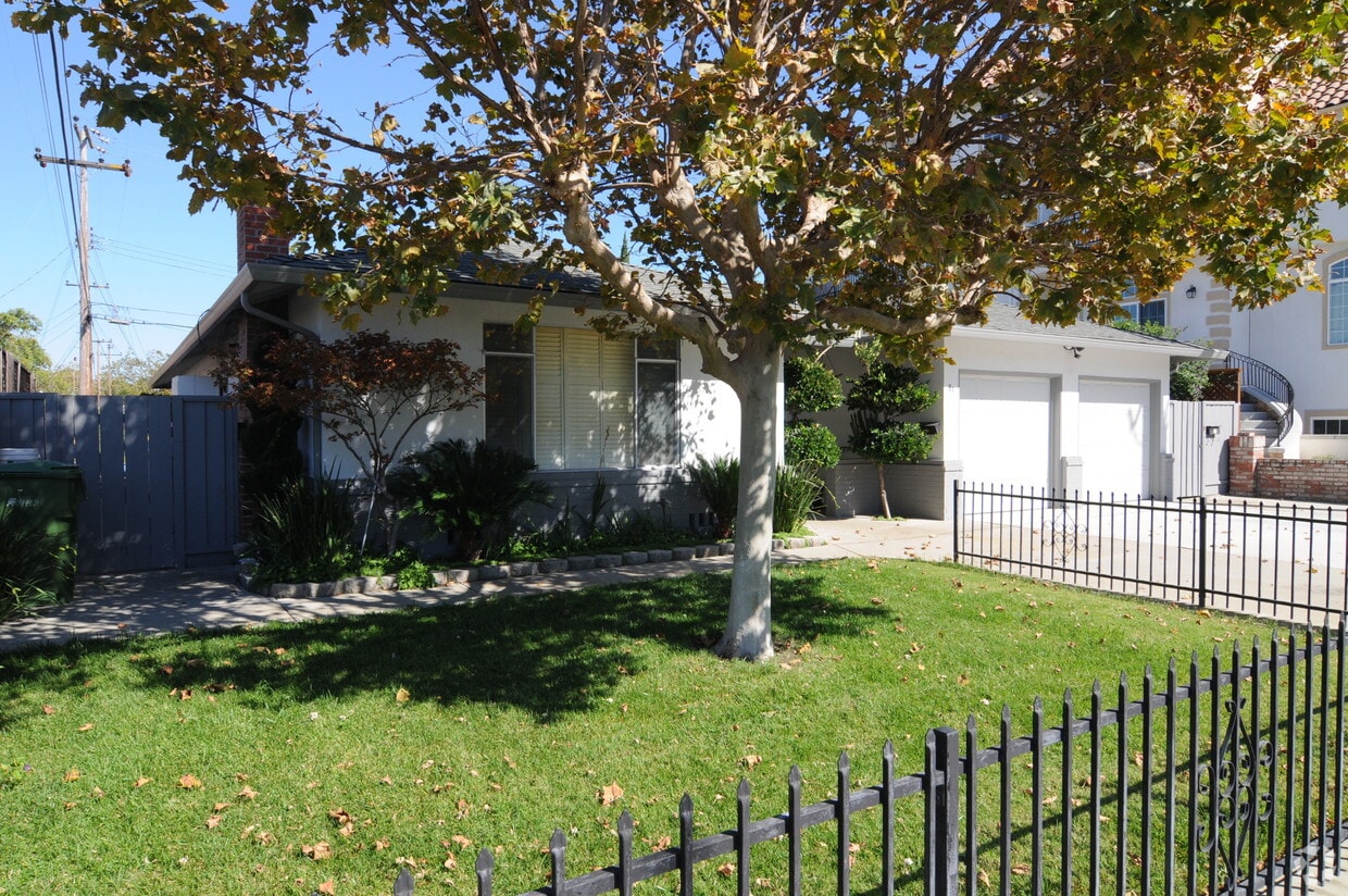 Building Photo - 81-83 Cabot Ave