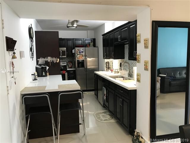Building Photo - 4200  Hillcrest Dr  409 Hollywood FL 33021