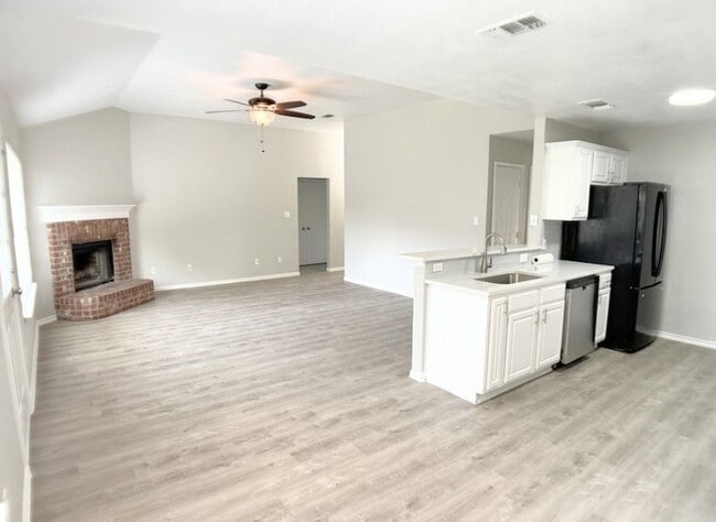 Building Photo - 3913 Periwinkle Dr