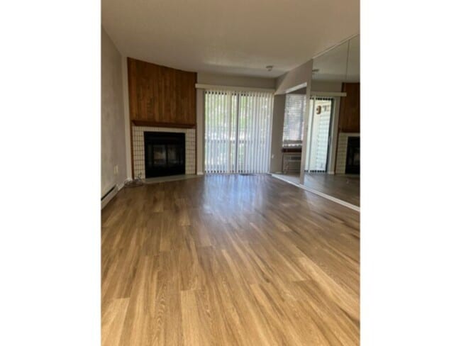 Building Photo - 14701 E Tennessee Dr