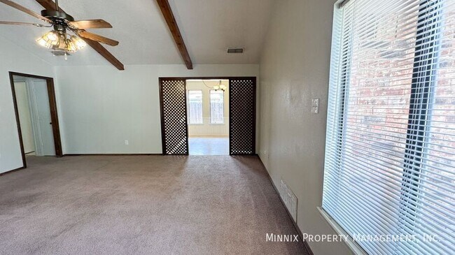 Foto del edificio - 4427 75th Dr