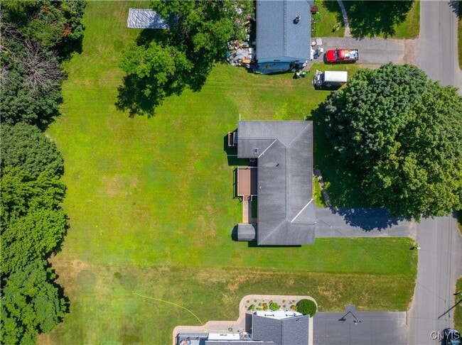 Building Photo - 8686 Maple Ln