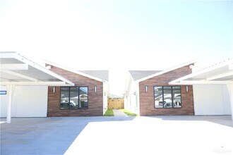 Building Photo - 13 San Andres