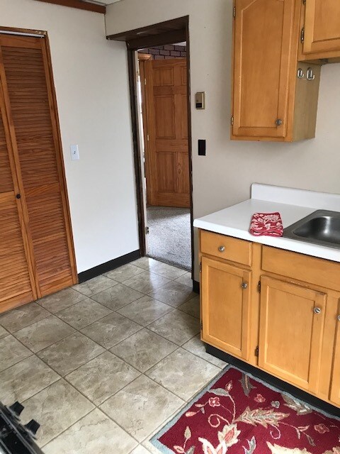 Kitchen - 20 Blackstone River Rd
