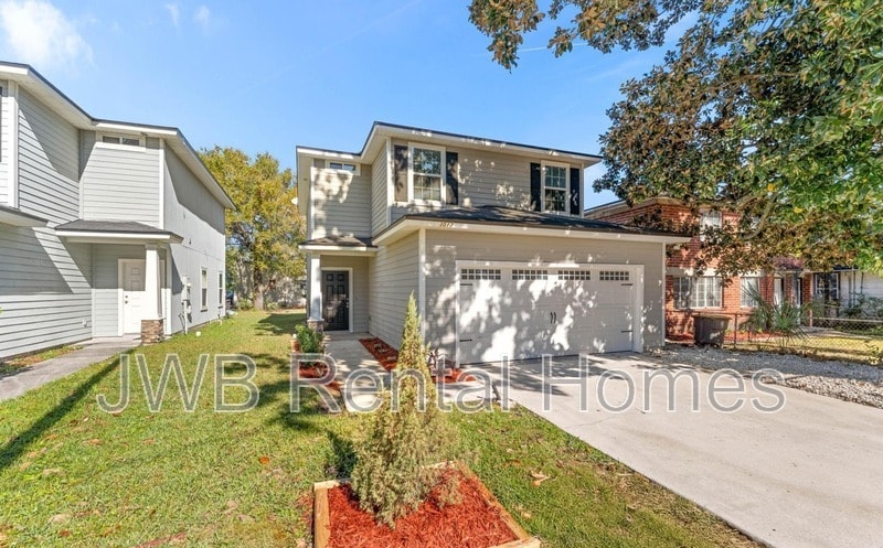 Primary Photo - 3017 Belden St