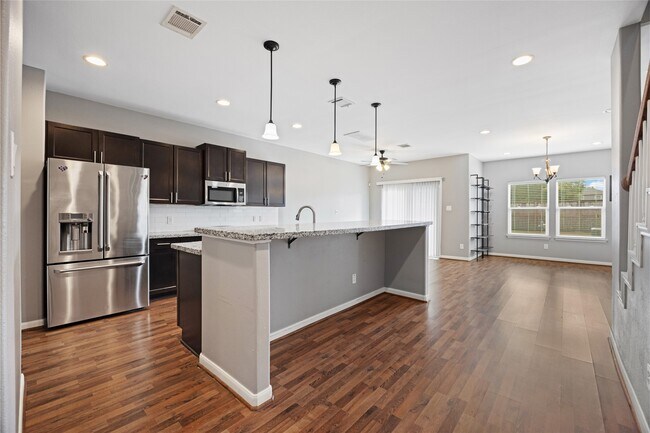 Foto del edificio - 17123 Wilthorne Gardens Ct