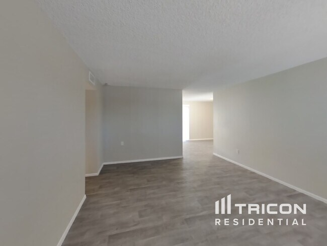 Building Photo - 12019 N 29th Avenue Phoenix AZ