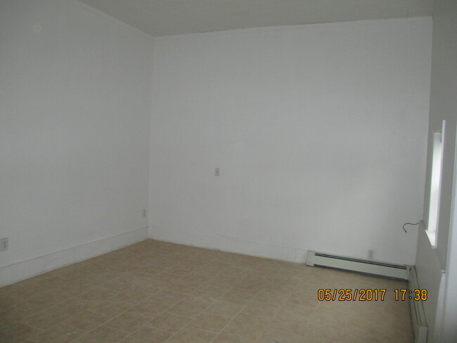 Building Photo - 2105 State Rte 32 S