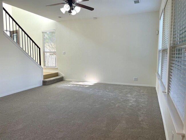 Building Photo - 8725 White Ibis Dr