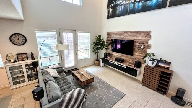 Building Photo - 3BD/2.5BA - Modern 3-Bed Home with Privacy & Amenities: Near Schools, Parks & Shopping!