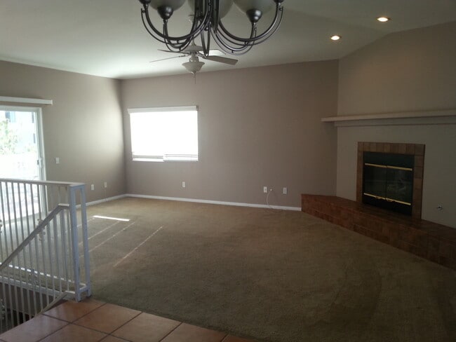 Foto del edificio - 3 bedroom 2.5 bath house near the beach