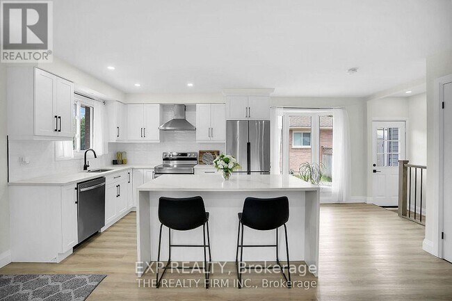 Photo du bâtiment - 270 Highview Crescent