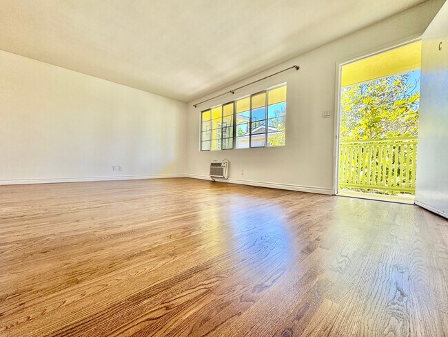 Foto del edificio - 4517 Fulton Ave