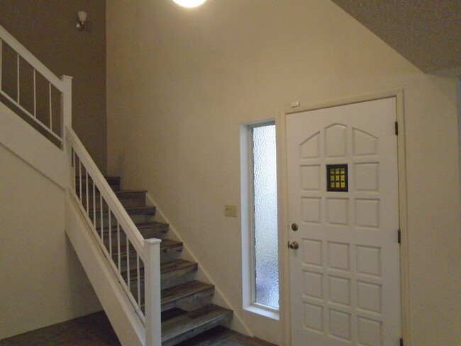 Building Photo - GATED COMMUNITY !!! MOVE IN SPECIAL!! $304...