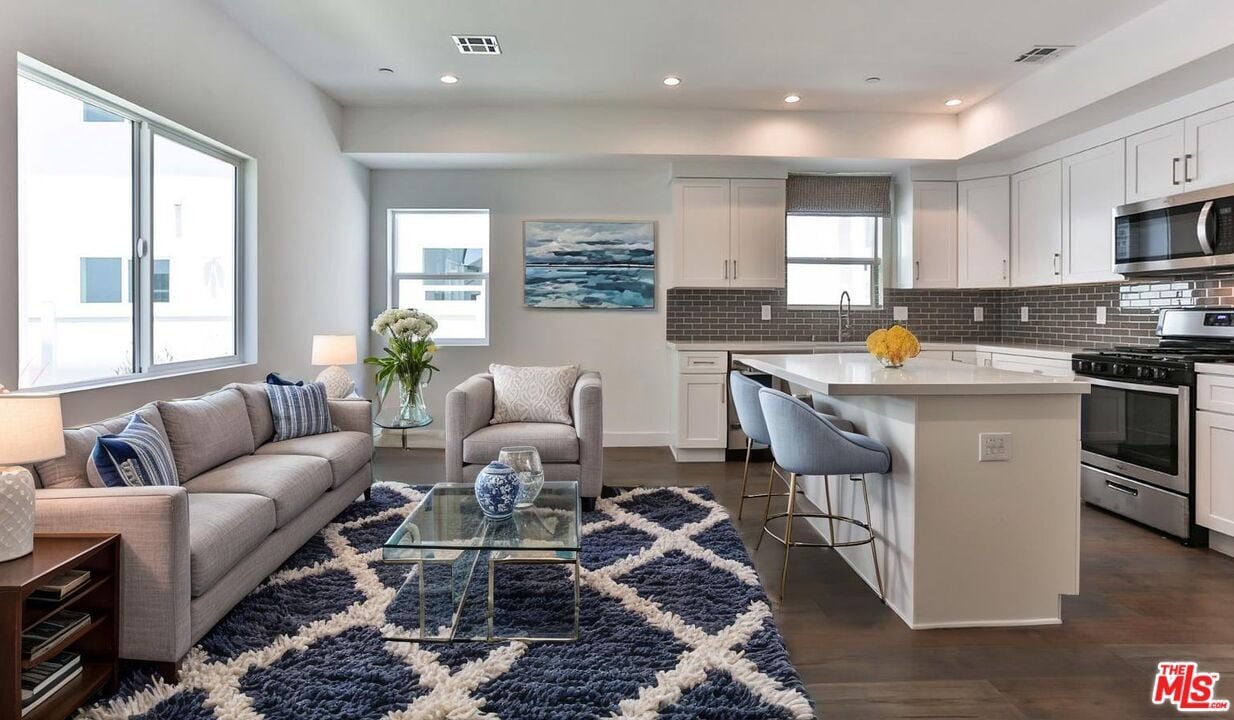 Foto principal - 3946 S Budlong Ave