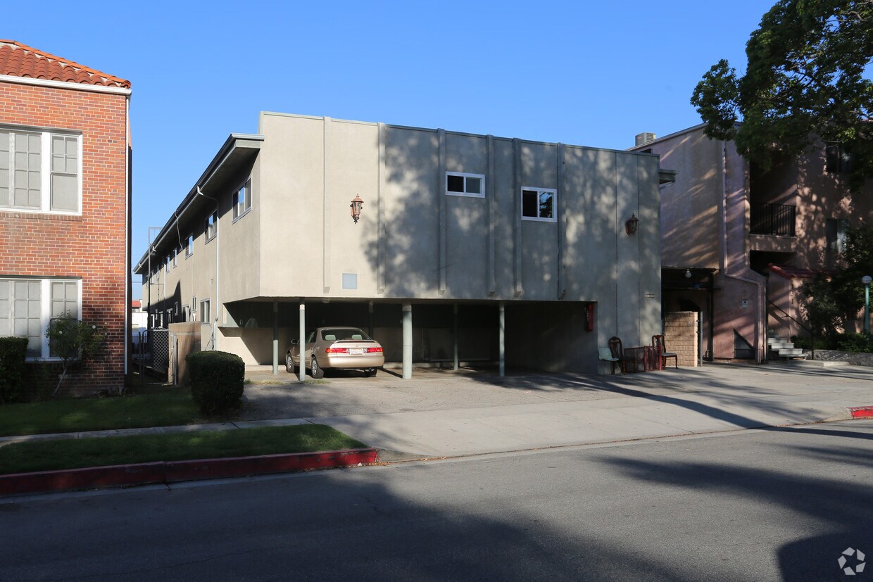 Primary Photo - 135 S Belmont St