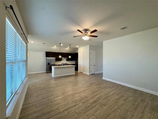 Foto del edificio - 637 Cypress Forest Dr