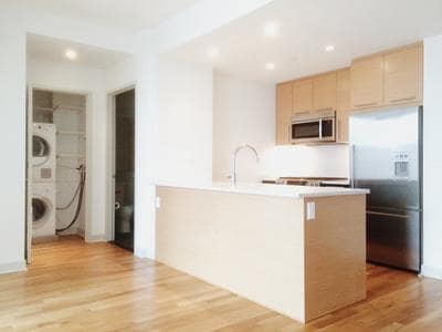 Primary Photo - Beautiful Sun Soaked One-Bed Luxury Apartment