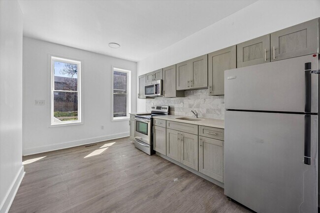 Foto del edificio - 2BR/3BA House | Updated Kitchen | Low Upfront Cost