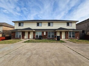 Building Photo - 4005 Nadine Dr