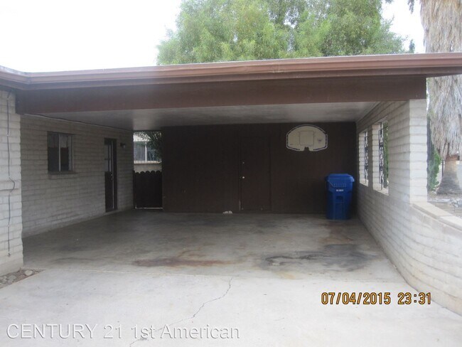 Building Photo - 2125 S Torrey Pines Cir