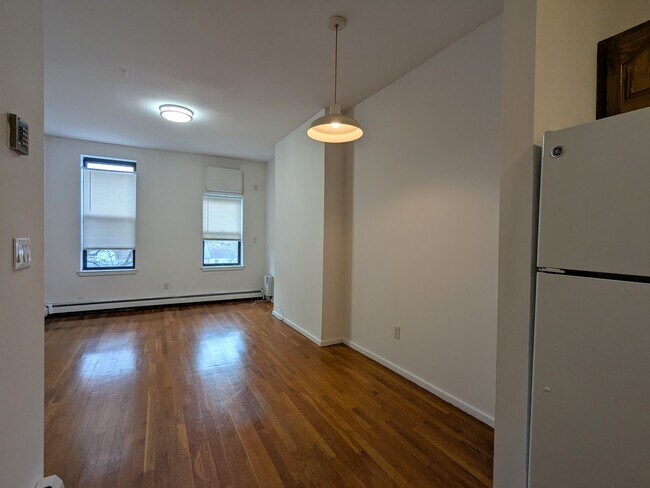 Building Photo - 374 2nd St