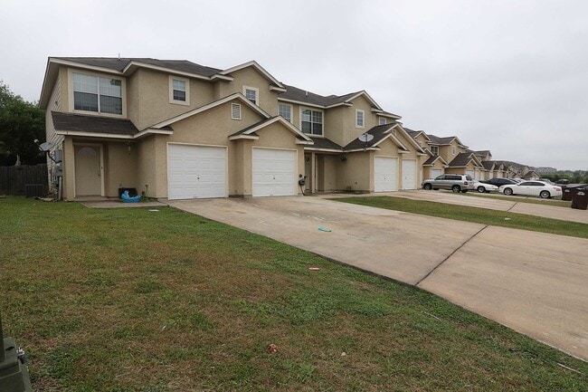 Building Photo - Converse 3 Bedroom Townhouse with Attached One-Car Garage and Large Fenced Backyard