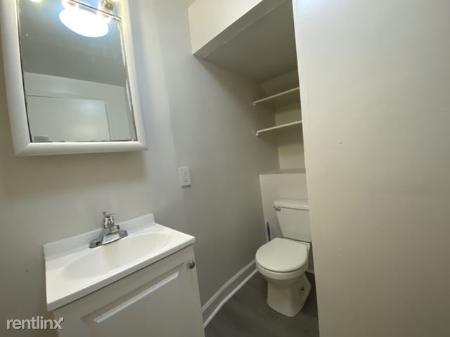 Building Photo - 2 br, 1 bath 4plex - 502 W Biddle St 500 B...