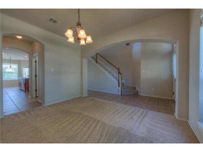 Building Photo - 10 White Magnolia Cir