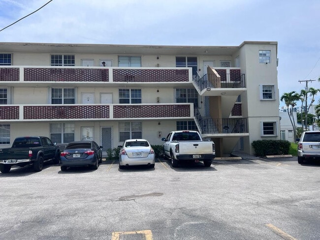 Foto del edificio - 1800 79th Street Causeway
