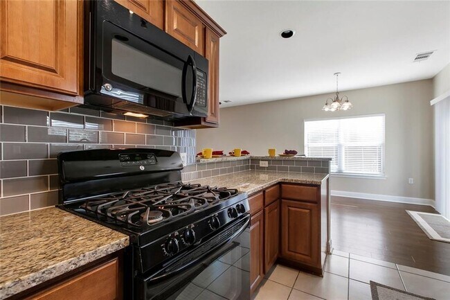 Foto del edificio - 6011 Fairway St