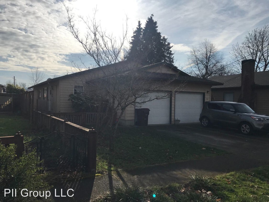 383387 W Berkeley St, Gladstone, OR 97027 Apartment for Rent in