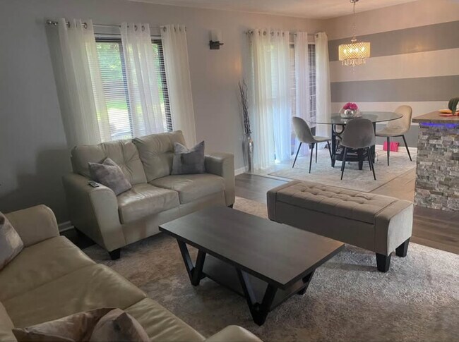 Foto del edificio - 6271 Architrave St SE
