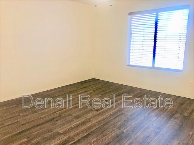 Building Photo - 6703 E San Tan Way