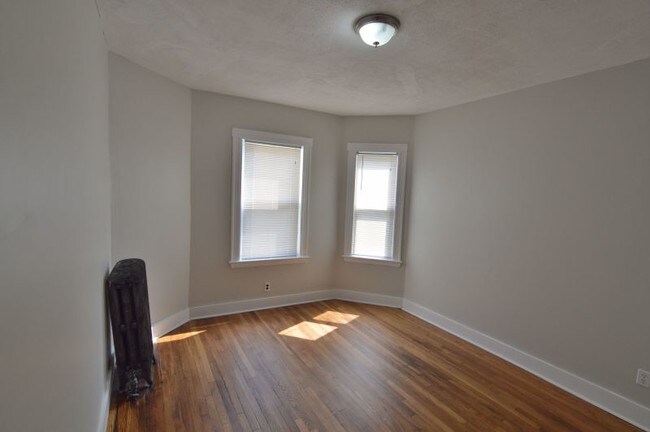 Building Photo - 105 Evans St