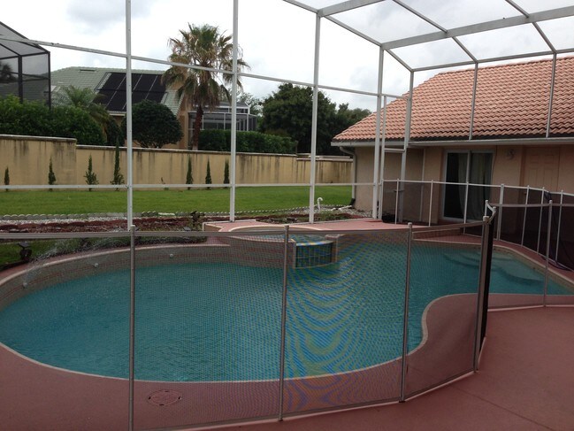 Building Photo - 2140 Lake Vilma Dr