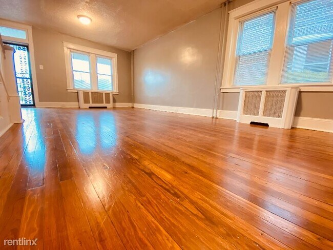Building Photo - 1308 Crosby St