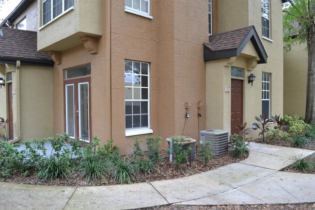 Foto del edificio - 6368 Raleigh St