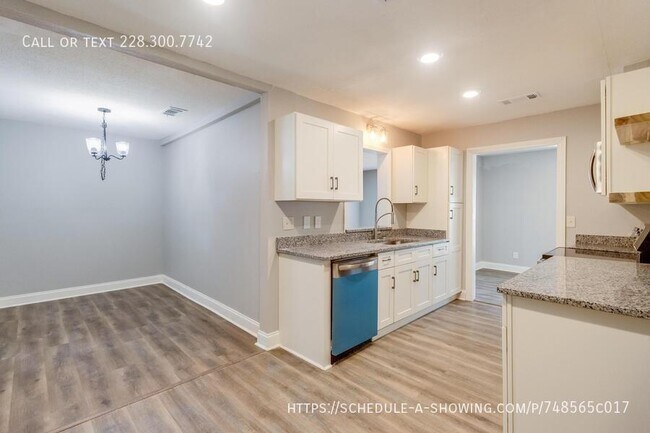 Foto del edificio - 16201 Cervantes Ct