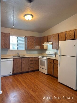 Building Photo - 465 W Ivyglen St