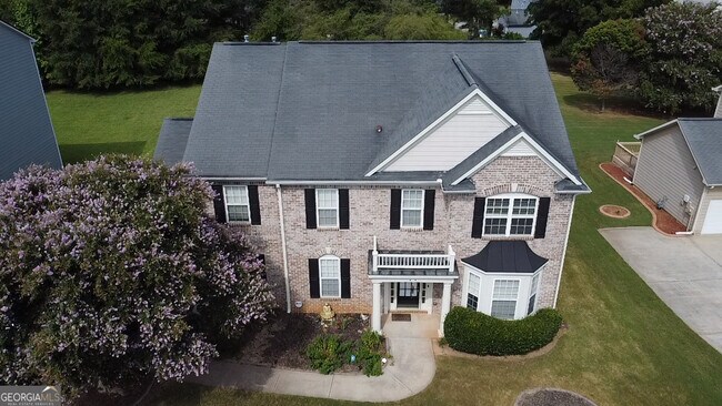 Building Photo - 137 Village Green Cir